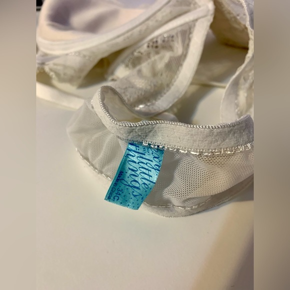 Victoria’s Secret Sexy Little Things Lace Corset Front Clasp White Lace Bra 34C - Picture 8 of 8